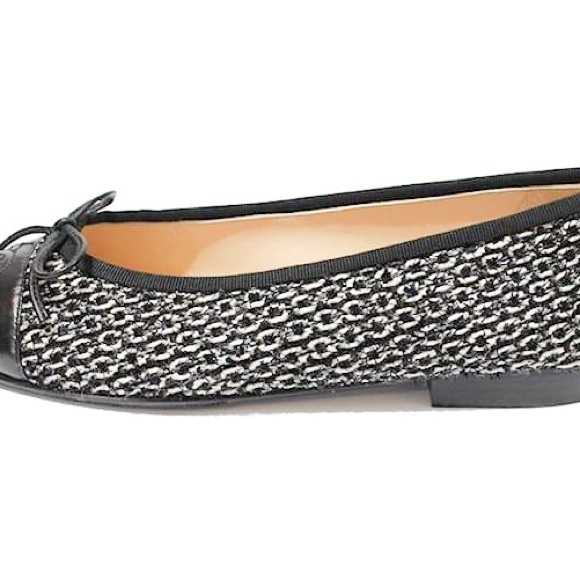 Chanel Black/White Tweed and Patent Leather CC Cap Toe Bow Ballet Flat - Picture 2 of 7
